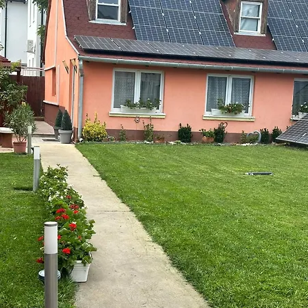 Airport16 Bed And Breakfast-3