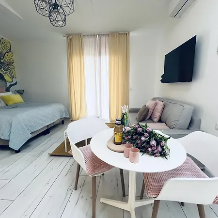 Fifteen Boutique Rooms Budapest With Self Check-In-3