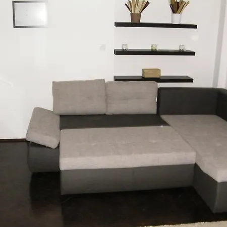 Central King Apartment-2
