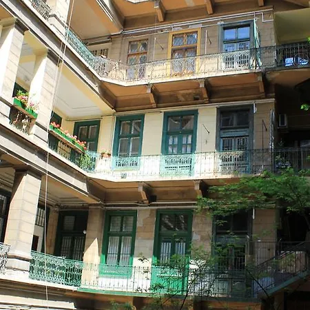 Fanni Budapest Guesthouse-3