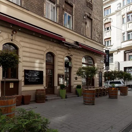 Boutique Apartment In Budapest Downtown-3