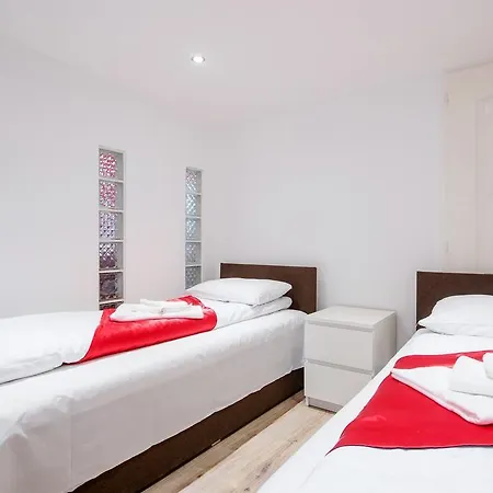 Grand Boulevard Apartments-3