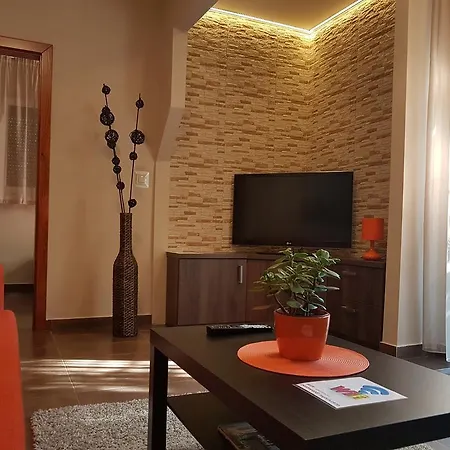 Mgtels Apartman - With Private Parking-3