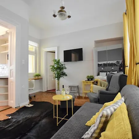 Standard Apartment By Hi5 - Chainbridge-3
