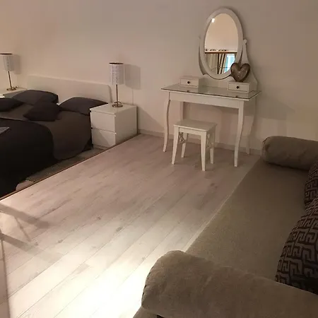Goldcentral Gozsdu Apartment-Downtown Prime Location-2