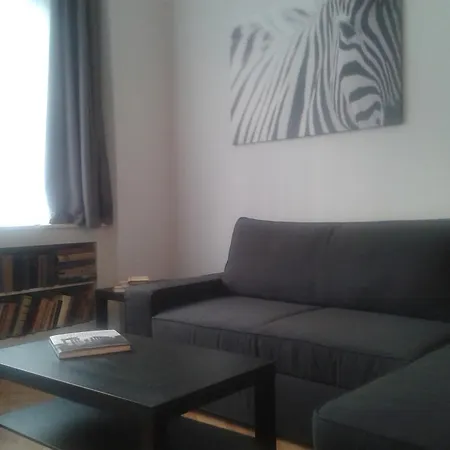 Standard Apartment By Hi5 - Muzeum 5-3