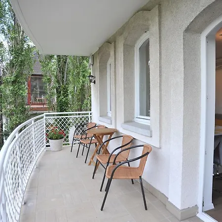 Hillside Premium Apartments-2