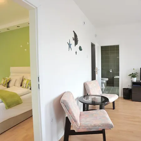 Hillside Premium Apartments-3
