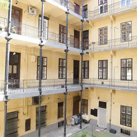Carolyn Apartman In The Old City-2
