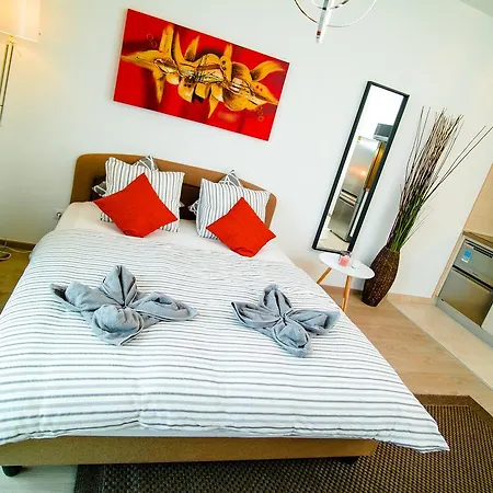 Corvin Promenade Aparthotel-2