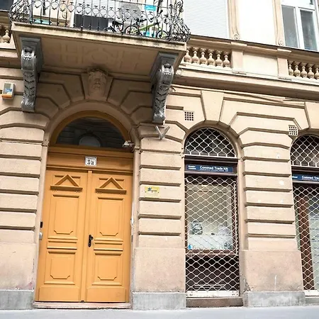 Woeroesmarty Studio - Budapest Center-2