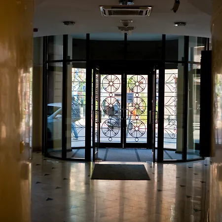 Town Hall Apartments-2