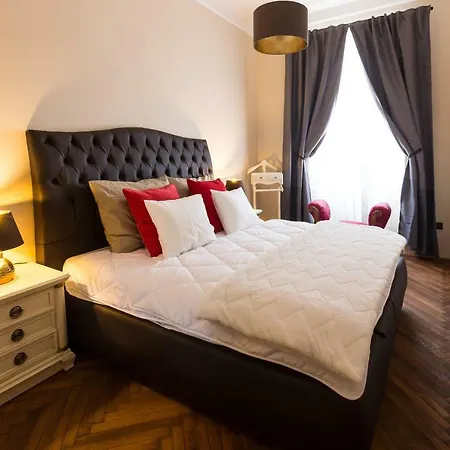 Center,The Rumbach Suite-2