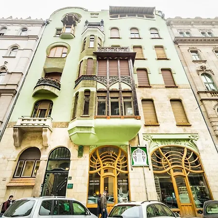 Budapest Art Nouveau Apartment-2