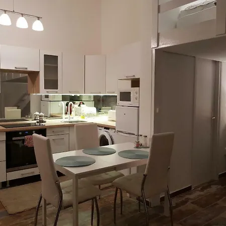 Brand New Garden Flat / Free Parking-3