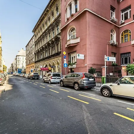 The Green - Elegant Studio Apartment In The Center Of Budapest-2