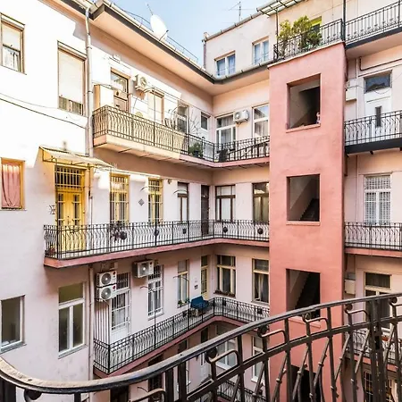 The Green - Elegant Studio Apartment In The Center Of Budapest-3