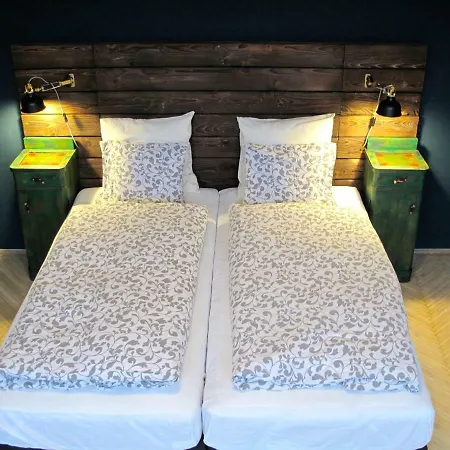 Hedonist Lodge-2