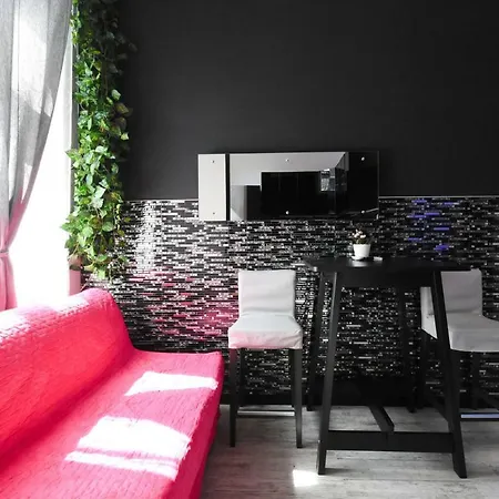 Modern Design Apartment In The City Center-2