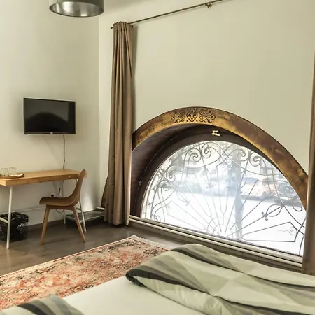 Miro Rooms-3