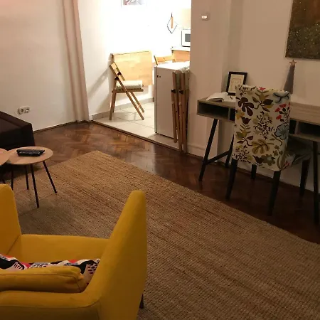 Revay 6 Apartment-2