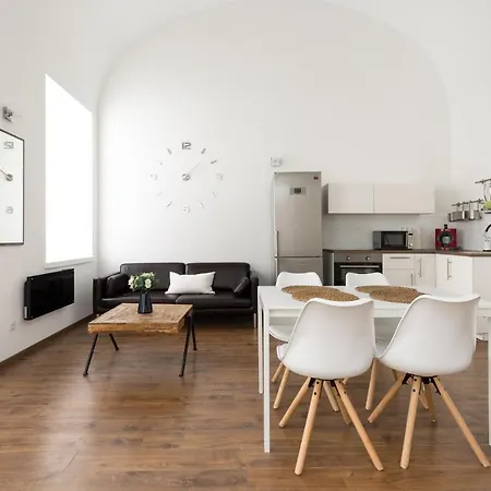 B17 Bajcsy Apartment-2