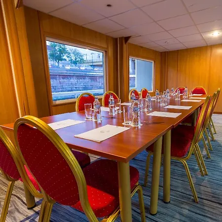 Onriver Hotels - Grand Jules-2