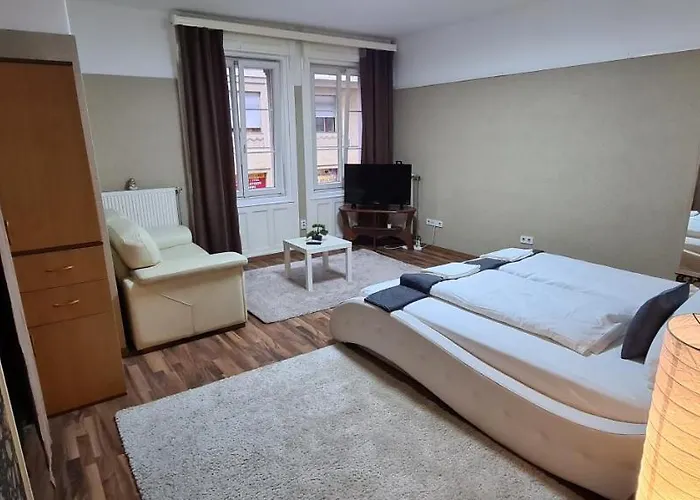 Elegant Apartment In The Hearth Of Boedapest