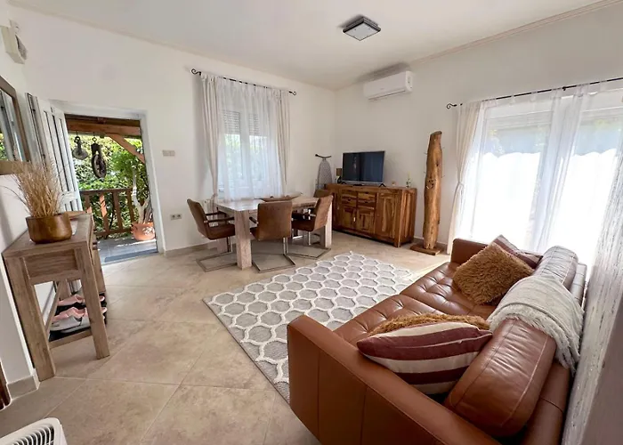 Hotel Full 2Bdr Garden House Near To Downtown Metro Free Parking Budapeszt