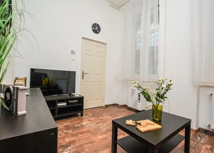 Timeless Apartment With Free Private Parking Budapest
